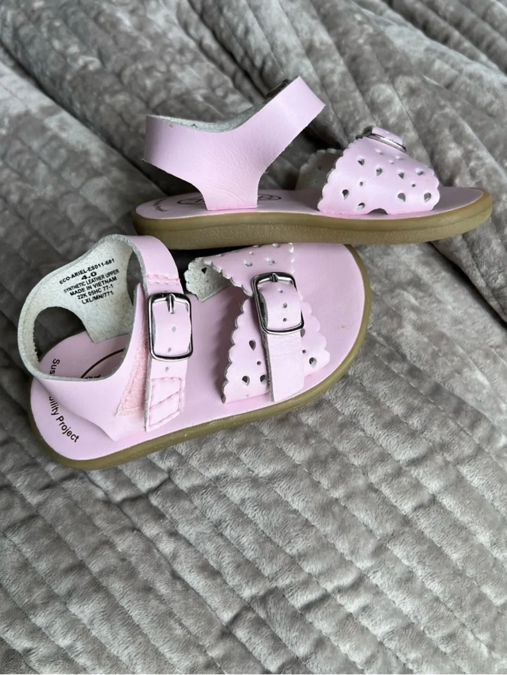 Footmates Ariel Pink Sandals - Classic Strappy Style; size 4. - Picture 3 of 9